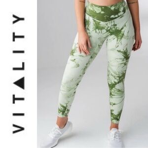 EUC {BALANCE ATHLETICA/VITALITY} The Cloud Pant - Green Tie-dye, M